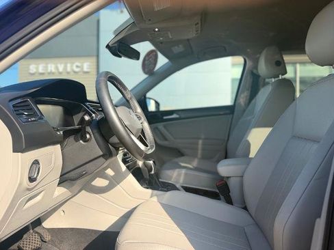 Used 2022 Volkswagen Tiguan SE FWD image 18