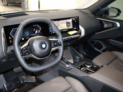 Used 2025 BMW X3 xDrive30i w/ Premium Package image 11