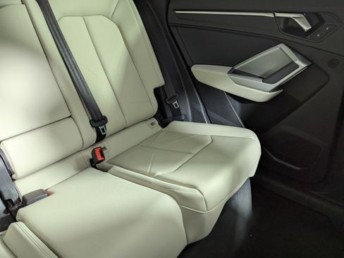 New 2025 Audi Q3 2.0T Premium image 14