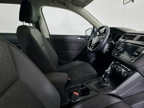 Used 2020 Volkswagen Tiguan S image 27