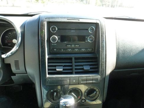 Used 2008 Ford Explorer XLT image 16