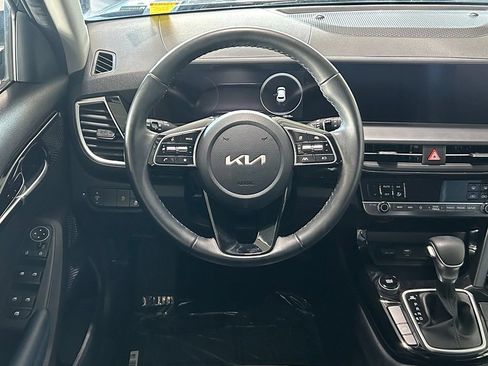 Used 2024 Kia Seltos S FWD image 9