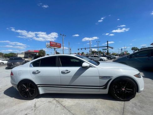 Used 2017 Jaguar XE Prestige RWD image 17