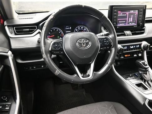 Used 2021 Toyota RAV4 XLE w/ Convenience Package AWD/4WD image 14