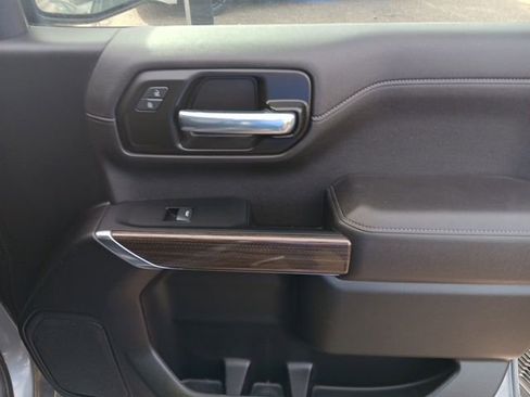 Used 2022 Chevrolet Silverado 1500 LT w/ Z71 Off-Road Package image 32