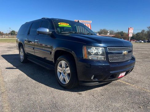 Used 2008 Chevrolet Suburban LTZ w/ LTZ Preferred Equipment Group image 4