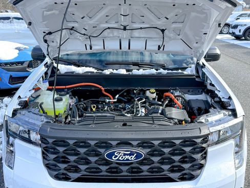 New 2025 Ford Maverick XL image 36