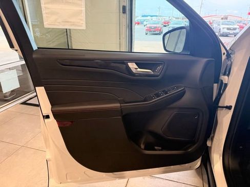 New 2026 Ford Escape ST-Line w/ Tech Pack #1 AWD/4WD image 11