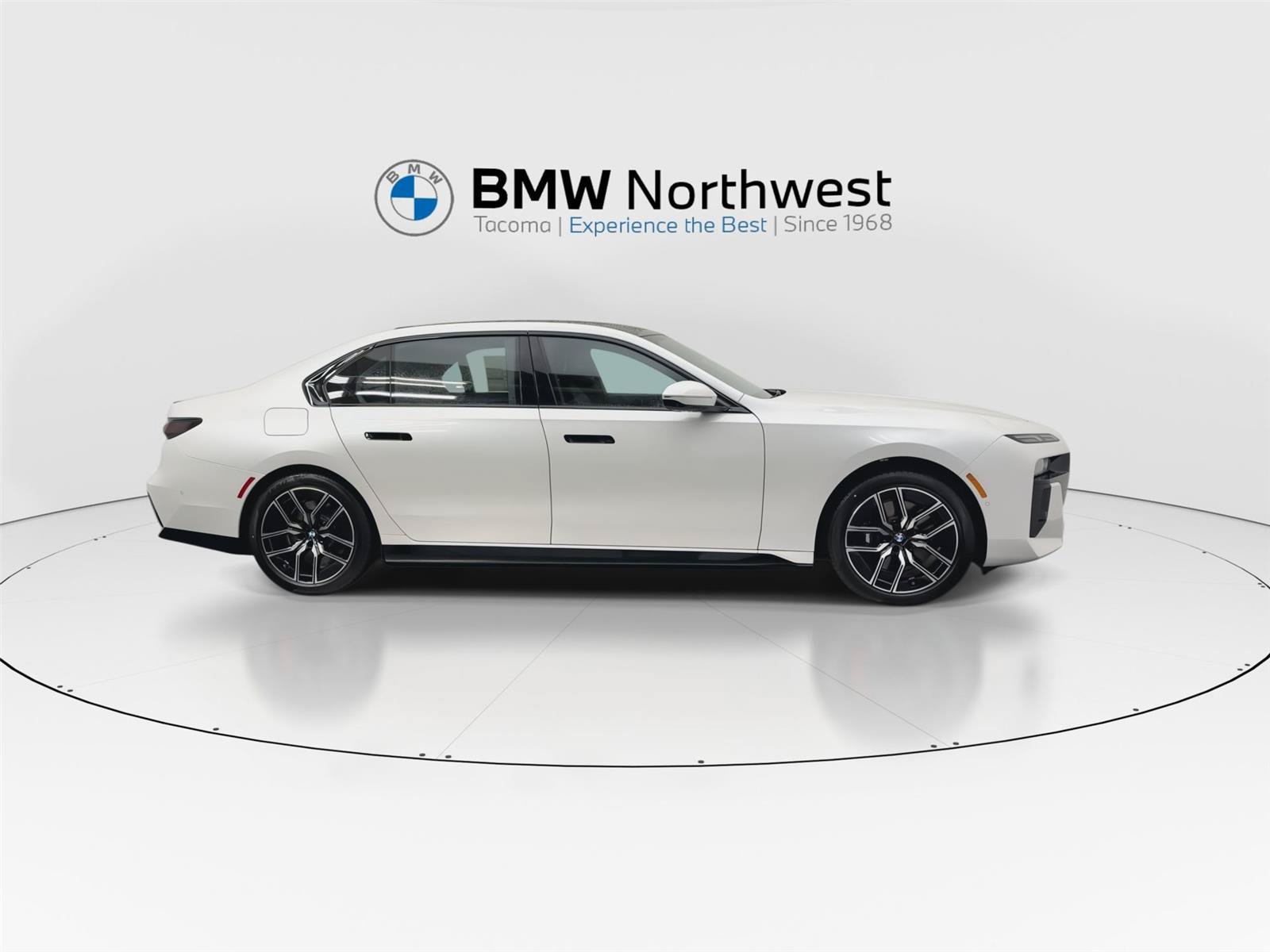 Used 2026 BMW i7 xDrive60 AWD/4WD image 5