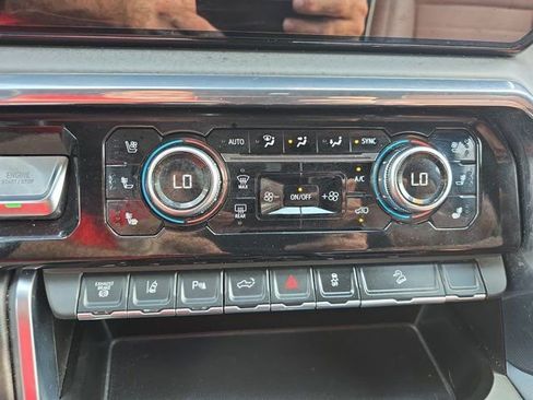 Used 2024 GMC Sierra 2500 Denali Ultimate image 35