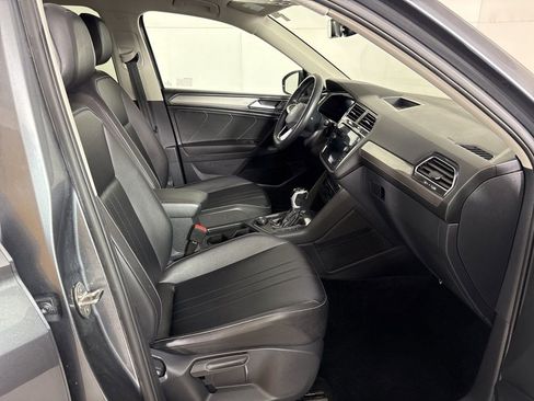 Used 2024 Volkswagen Tiguan SE AWD/4WD image 14
