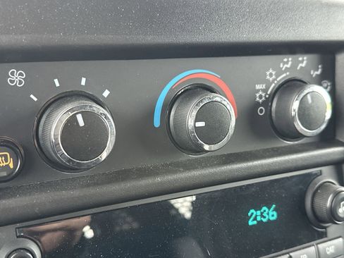 Used 2023 Chevrolet Express 2500 w/ Driver Convenience Package image 18