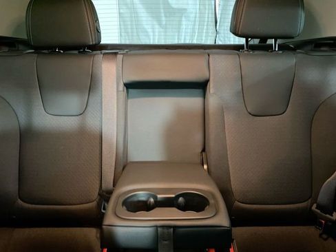 Used 2023 Buick Encore GX Select w/ Sport Touring Package image 13