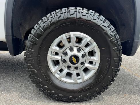 Used 2020 Chevrolet Silverado 2500 LT w/ All Star Edition AWD/4WD image 11