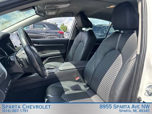 Used 2024 Toyota Camry SE FWD image 12