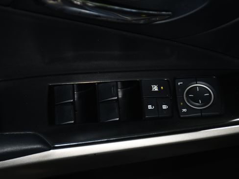 Used 2014 Lexus IS 350 w/ Navigation Package RWD image 11