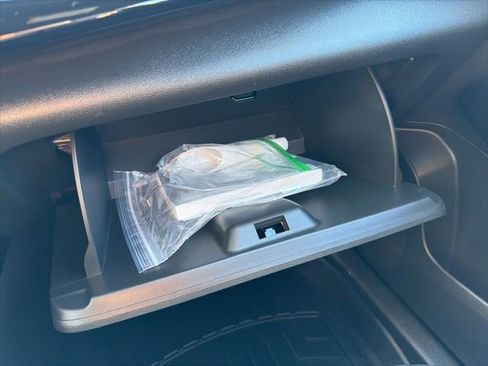 Certified 2025 Chevrolet Trax RS w/ Driver Confidence Package image 30