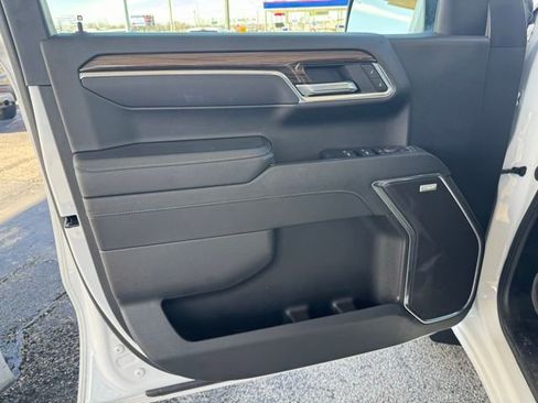 Used 2023 Chevrolet Silverado 1500 RST w/ Convenience Package II AWD/4WD image 18