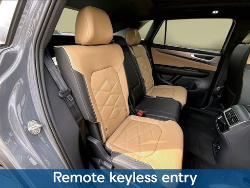 New 2026 Volkswagen Atlas Cross Sport SE image 10