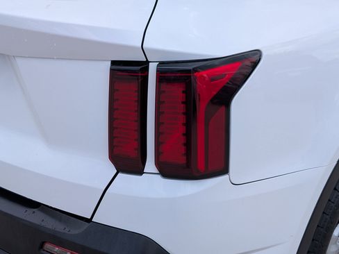 Certified 2022 Kia Sorento LX AWD/4WD image 11
