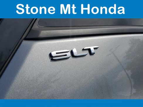 Used 2024 GMC Terrain SLT image 7