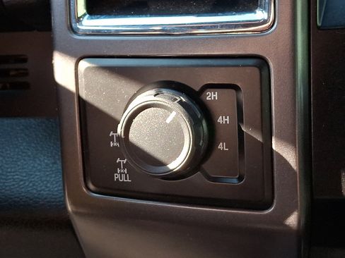 Used 2016 Ford F150 XLT w/ Equipment Group 302A Luxury AWD/4WD image 25