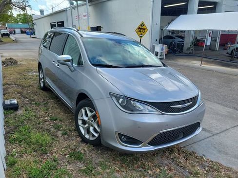 Used 2020 Chrysler Pacifica Limited w/ Advanced Safetytec Group image 1