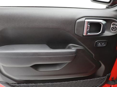 Used 2025 Jeep Gladiator Willys image 16