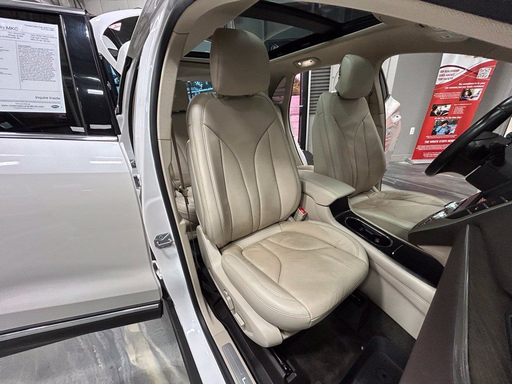 Used 2018 Lincoln MKC Reserve FWD image 4