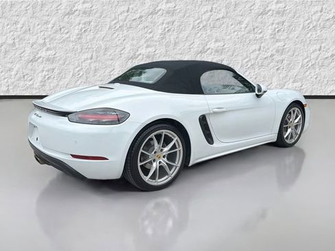 Used 2017 Porsche 718 Boxster RWD image 3