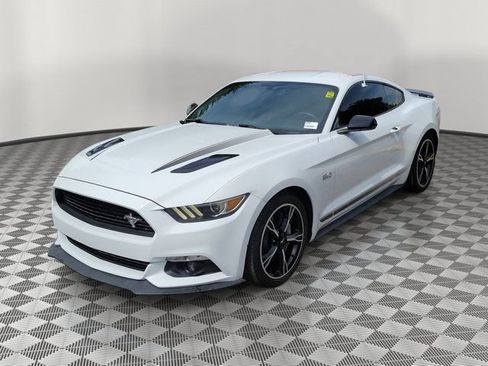 Used 2016 Ford Mustang GT Premium RWD image 3