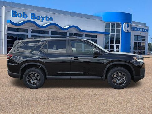 New 2026 Honda Pilot TrailSport image 3