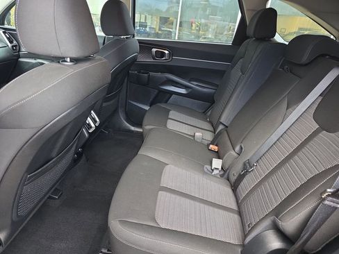 Used 2023 Kia Sorento LX image 25