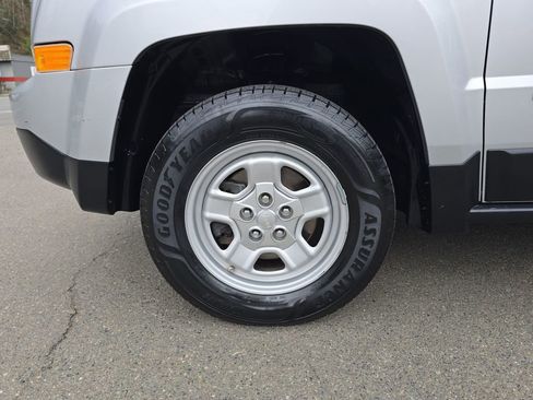 Used 2012 Jeep Patriot Sport image 31