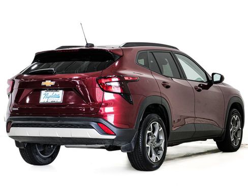 Used 2024 Chevrolet Trax LT w/ Driver Confidence Package FWD image 6