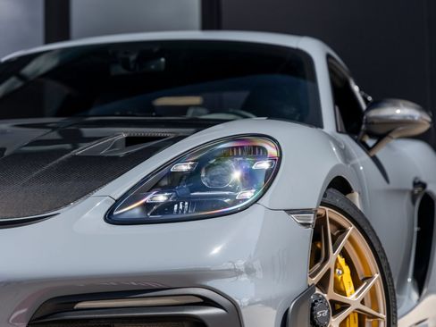 Certified 2024 Porsche 718 Cayman GT4 RS RWD image 25