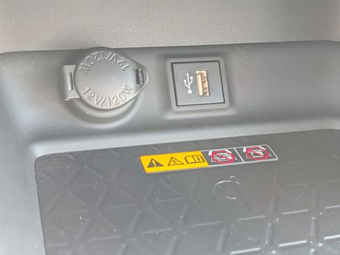 Used 2023 Toyota RAV4 XSE AWD/4WD image 33