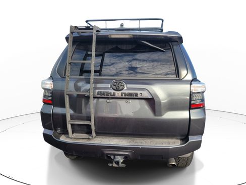 Used 2018 Toyota 4Runner SR5 Premium image 5