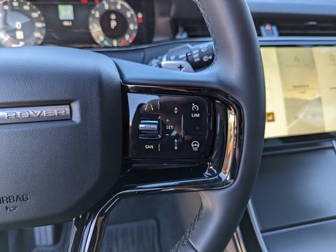 Used 2024 Land Rover Range Rover Evoque Dynamic SE image 17