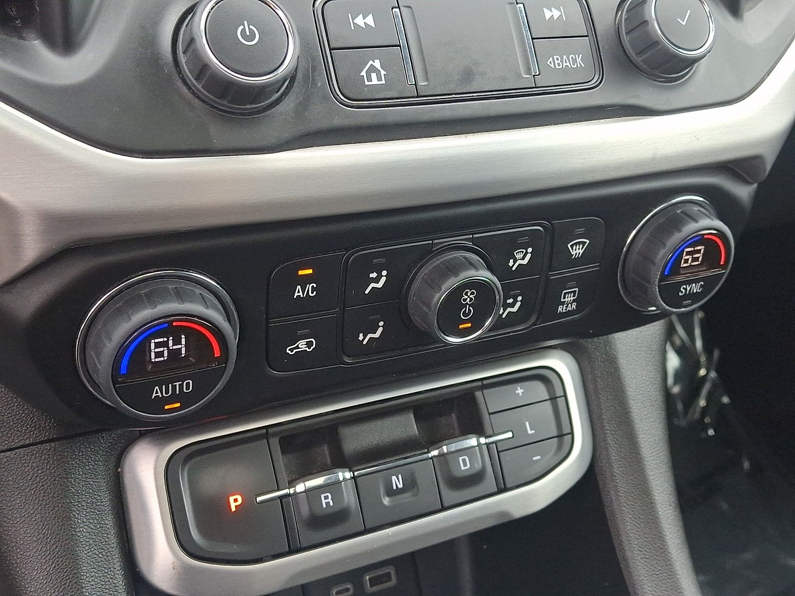 Used 2023 GMC Acadia SLE w/ Driver Convenience Package AWD/4WD image 16