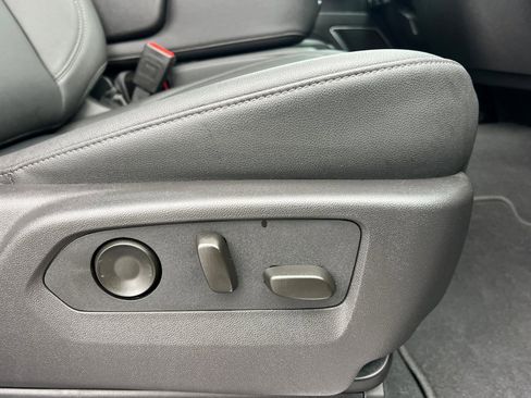 Used 2024 GMC Sierra 1500 SLT image 22