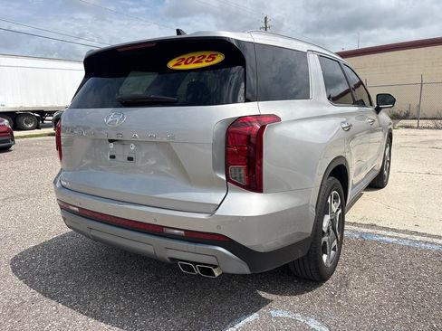 Used 2025 Hyundai Palisade SEL FWD image 3