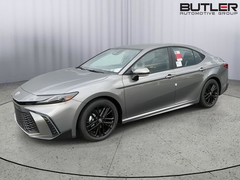 New 2026 Toyota Camry SE FWD image 1