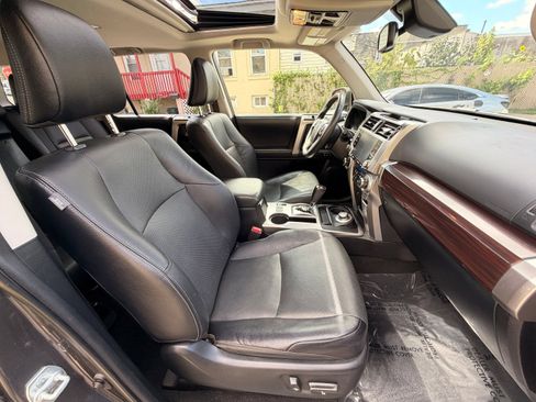 Used 2021 Toyota 4Runner Limited AWD/4WD image 23