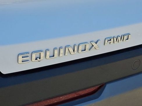Used 2025 Chevrolet Equinox LT AWD/4WD image 32