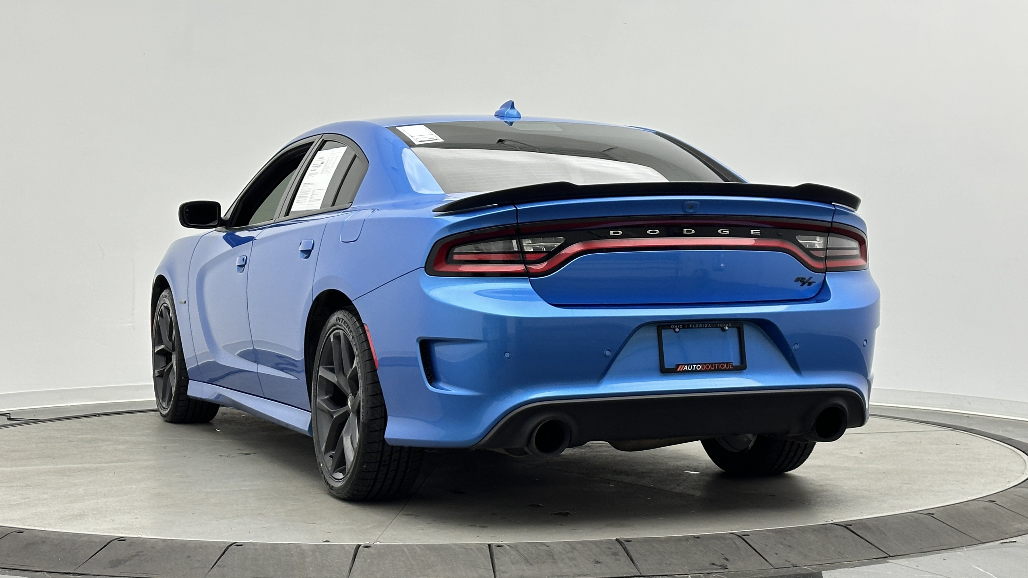 Used 2019 Dodge Charger R/T w/ Plus Group RWD image 3