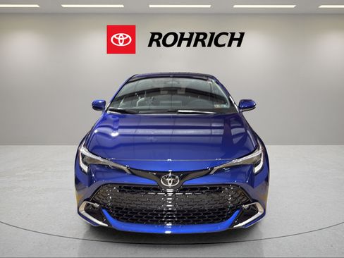 Used 2025 Toyota Corolla XSE FWD image 2