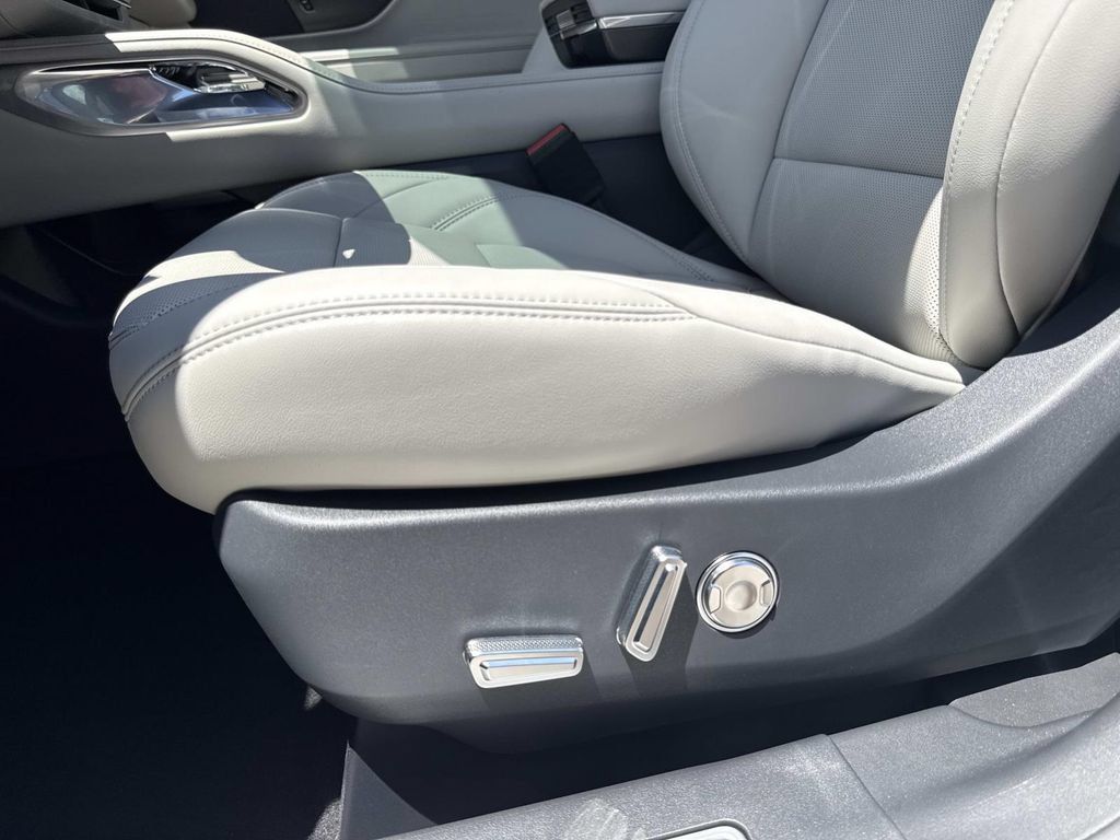 New 2026 Lincoln Nautilus Premier AWD/4WD image 20