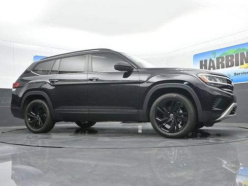 Used 2023 Volkswagen Atlas SE w/ Black Wheel Package FWD image 21