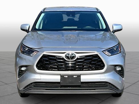 Certified 2024 Toyota Highlander LE image 4